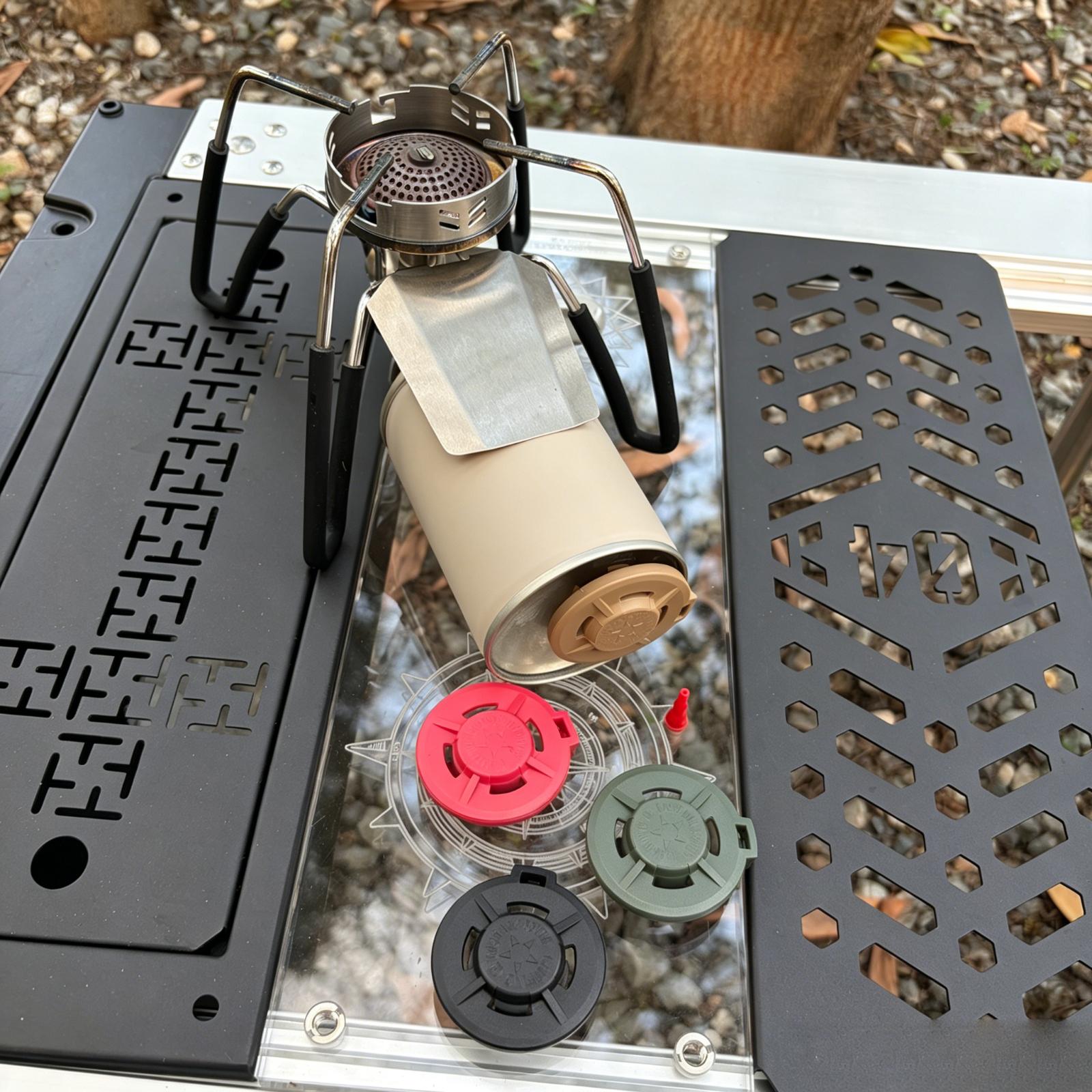 Camping Cooking Canister - ブタン燃料キャニスターキャップ 強力なナイロン製ガスタンクバルブプロテクター インフレーターノズル付き キャンプ ピクニック 調理用